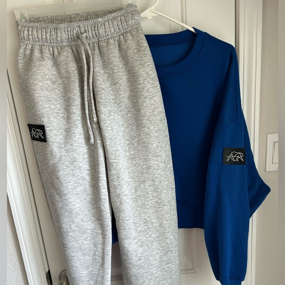 💙 Tiger Friday Set 💙 - Picture 2 of 8